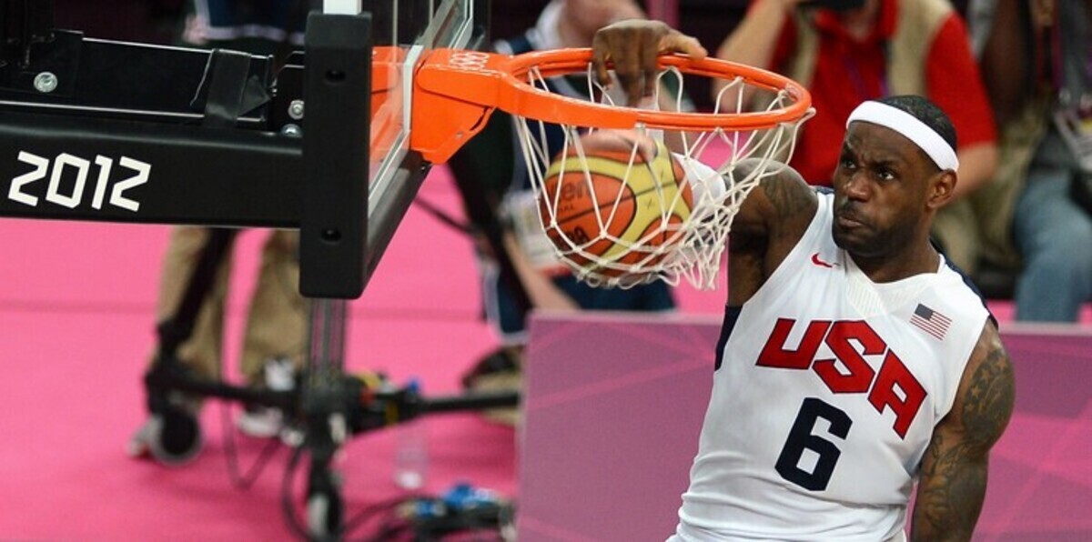 جيمس يقود أحلام أمريكا الأولمبية