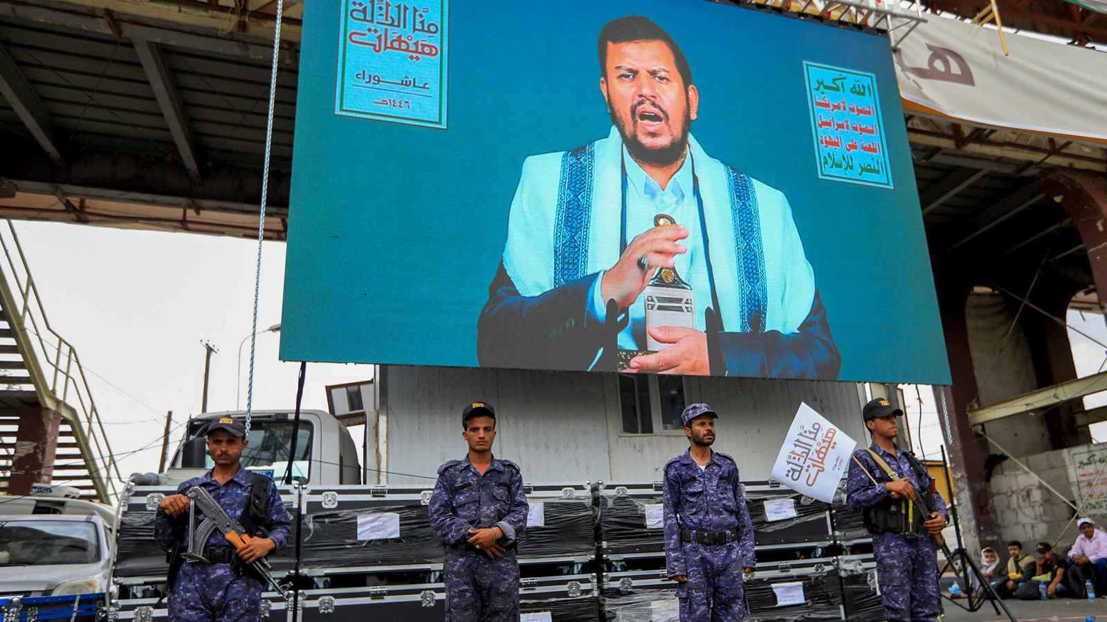 طارق صالح: الحوثي تلقّى تعليمات إيرانية بوقف استهداف السفن