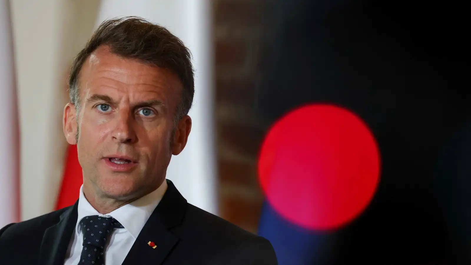 ماكرون يدعو واشنطن وطهران لخفض التصعيد