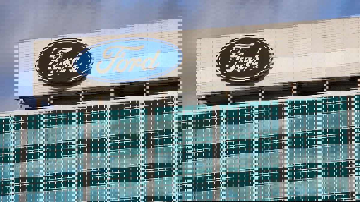 "فورد" تلغي 3000 وظيفة بسبب السيارات الكهربائية