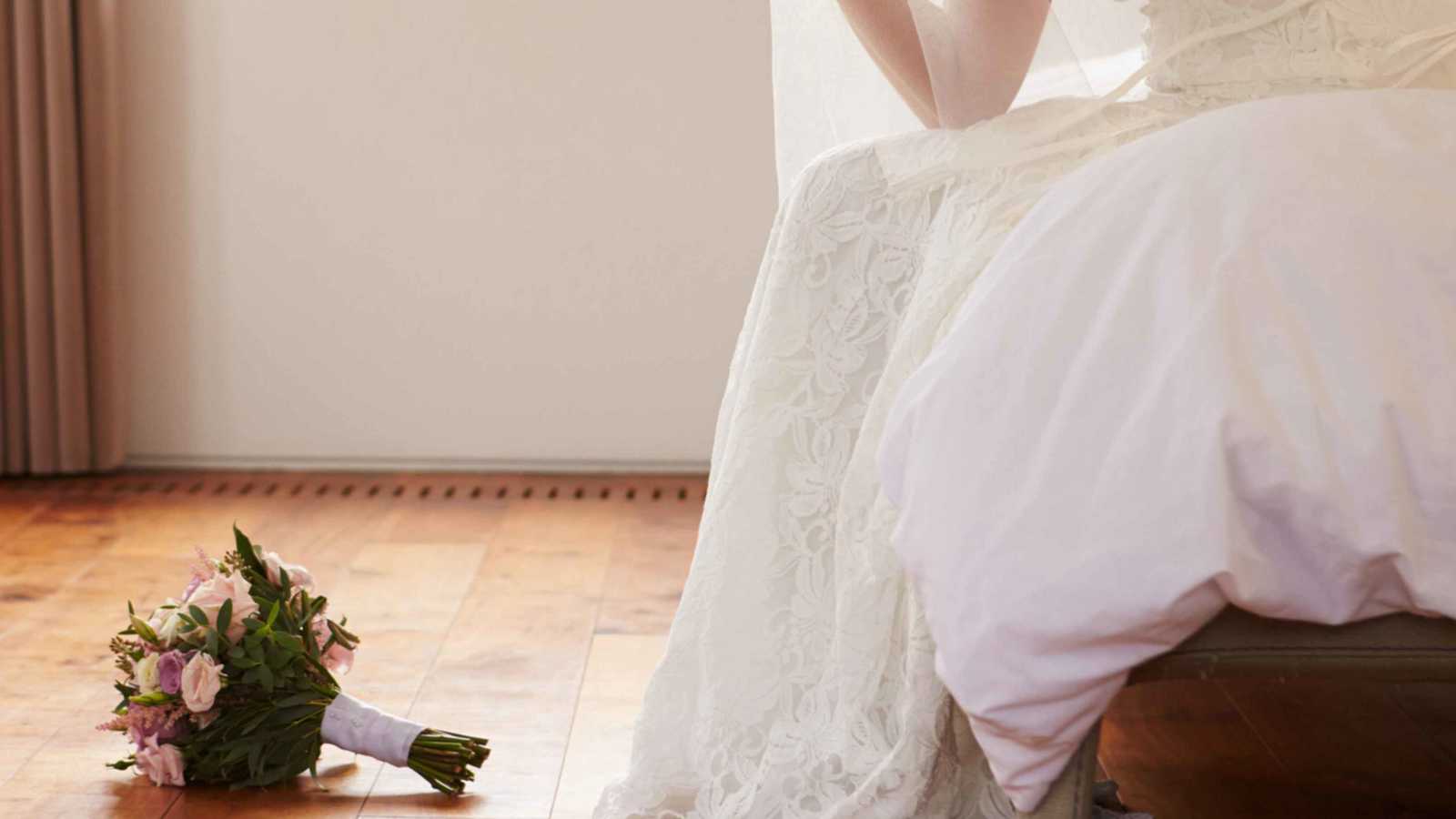 مصر.. عروس تتهم زوجها بابتزازها بصور عارية بعد عقد القران