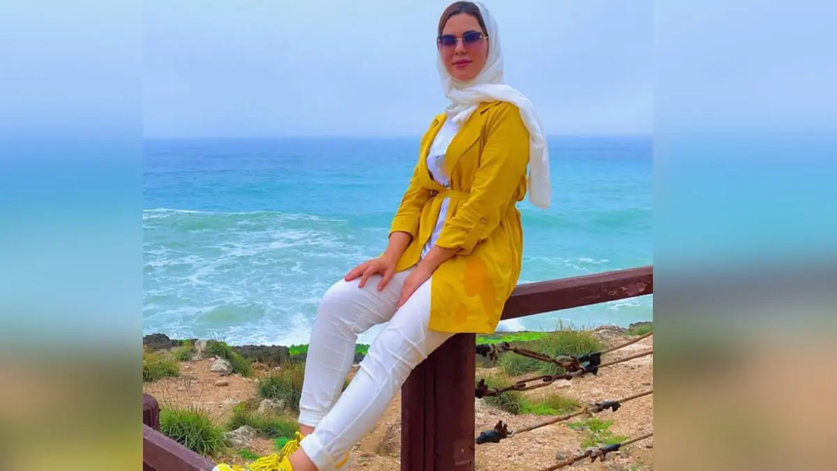 إعلان ثلاجة يتسبب بحملة نقد وسخرية من المشهورة العمانية "آمال المستقبل"