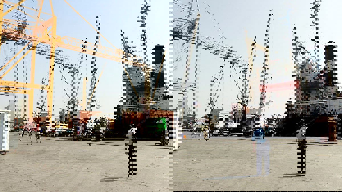 التحالف يمهل الحوثيين 3 ساعات لإخراج الأسلحة من ميناءي الحديدة والصليف ومطار صنعاء