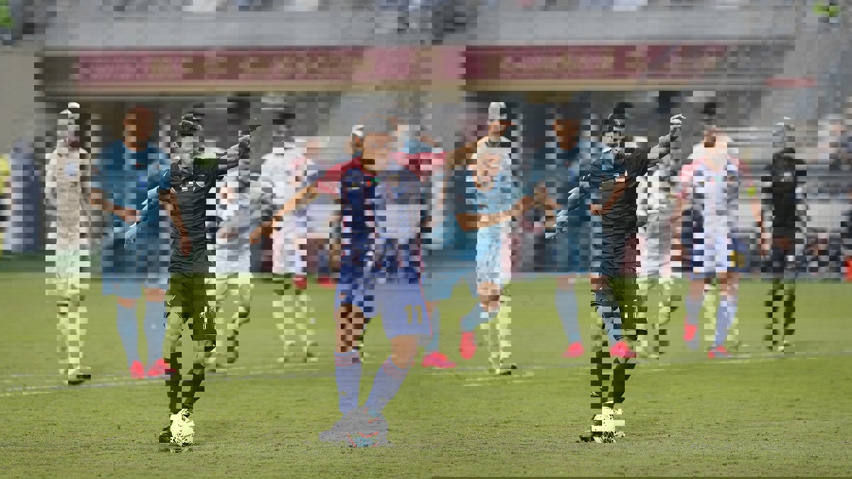 رقم قياسي لسيباستيان تيغالي مهاجم الوحدة في الدوري الإماراتي