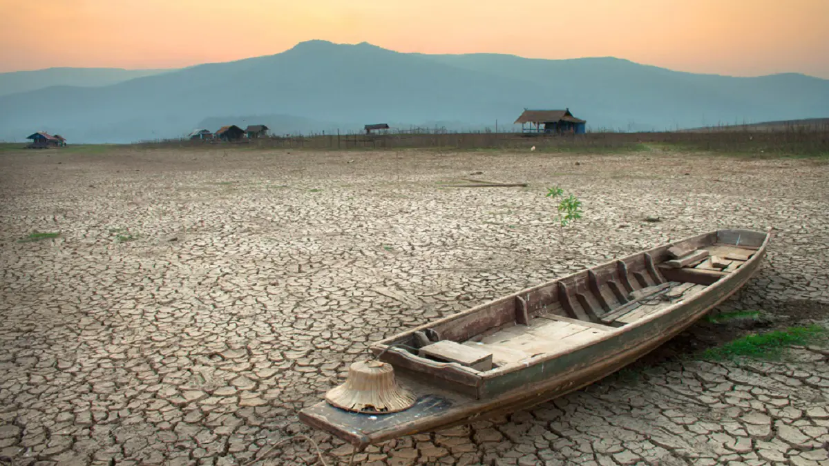 مسؤول إيراني يحذّر من "كارثة مائية" ستشهدها بلاده خلال سنوات