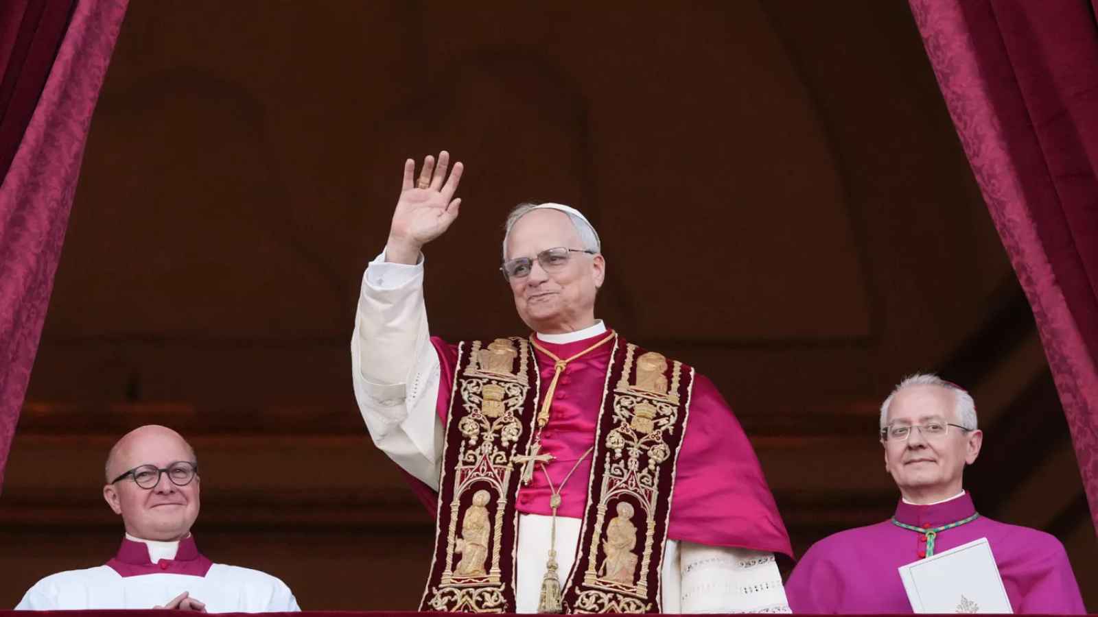 بابا الفاتيكان يدعو للحد من "وباء الأسلحة" في العالم (فيديو)