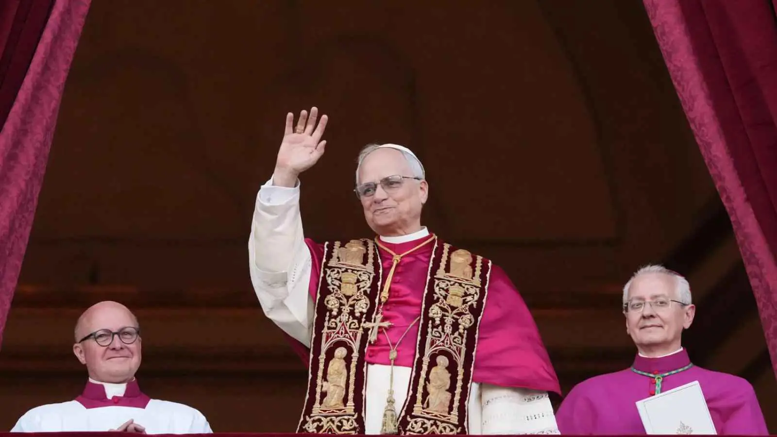 بابا الفاتيكان يدعو للحد من "وباء الأسلحة" في العالم (فيديو)