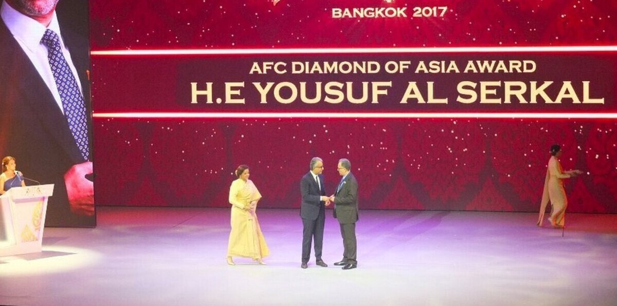 حفل جوائز الأفضل في آسيا 2017.. يوسف السركال يحصد جائزة الماسة الآسيوية