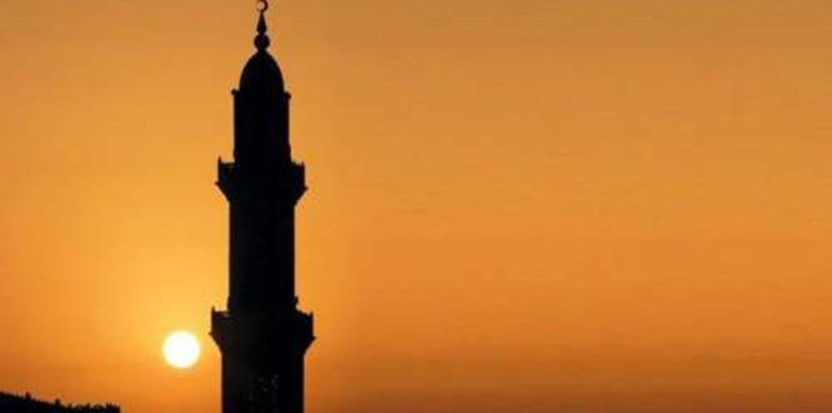 السعودية تحذر أئمة المساجد من الآذان الإلكتروني