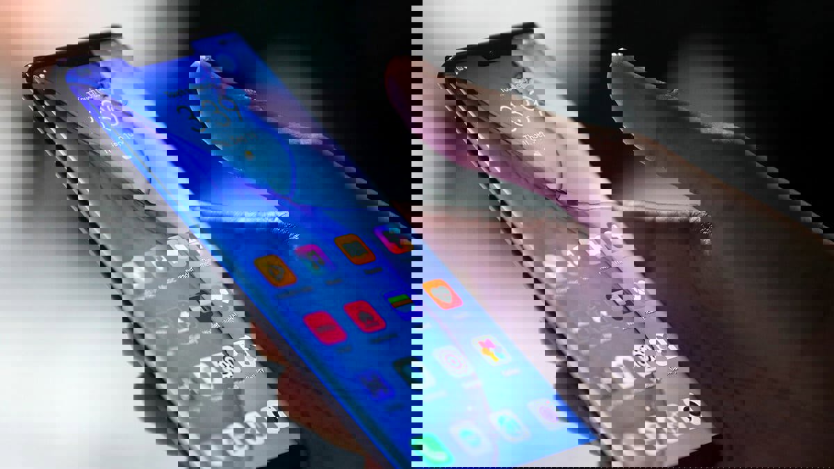 عليك حذفها.. "غوغل" تحظر 21 تطبيقا محتالا يستخدمها الملايين