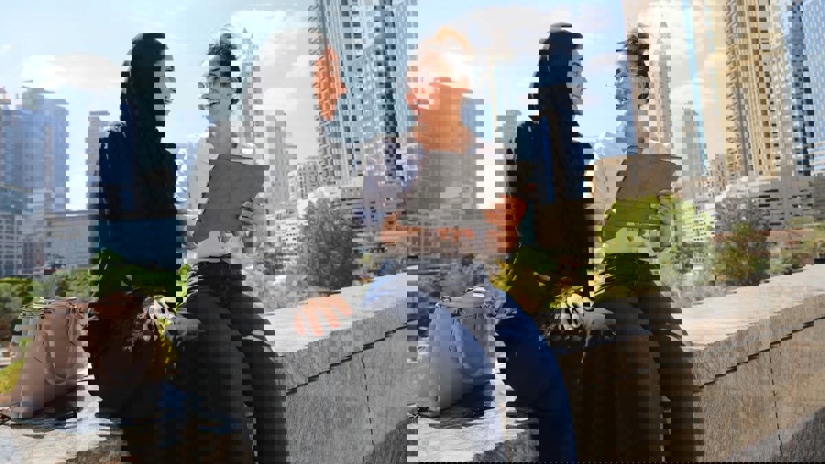 لزيادة جذب المهنيين الأجانب.. دبي تطلق "برنامج العمل الافتراضي"