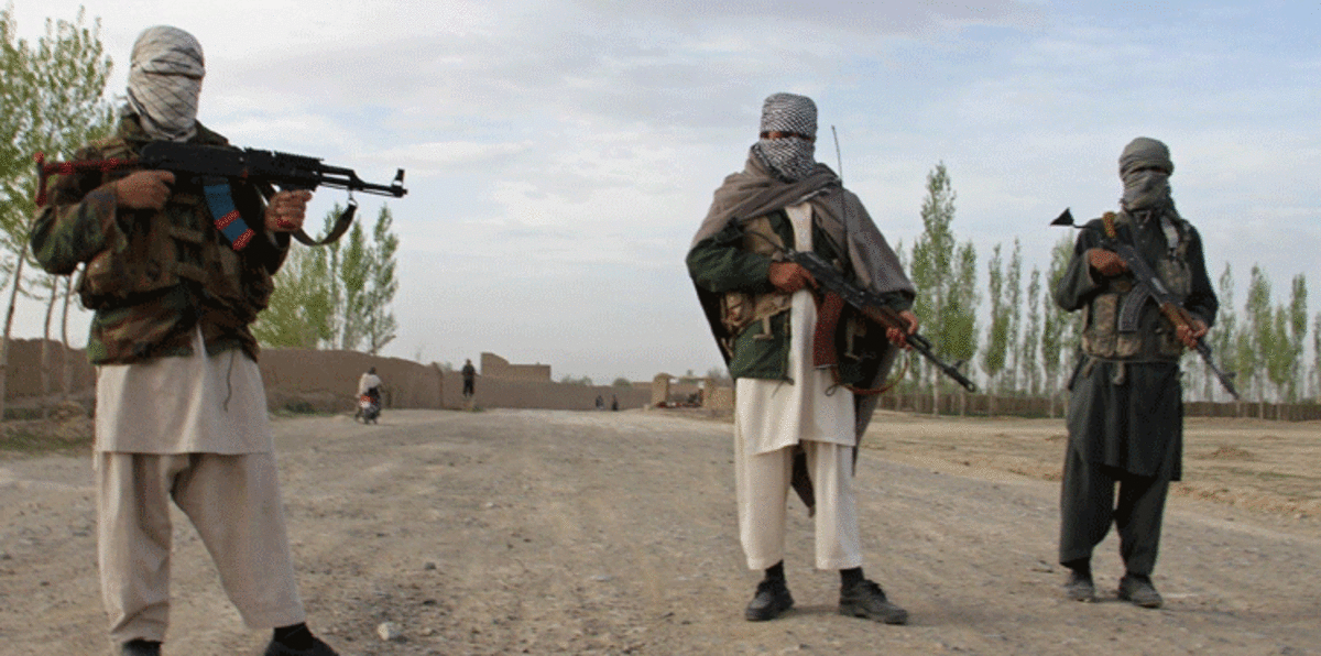 متشددون أفغان على صلة بداعش يزعمون الاستيلاء على أسلحة أمريكية