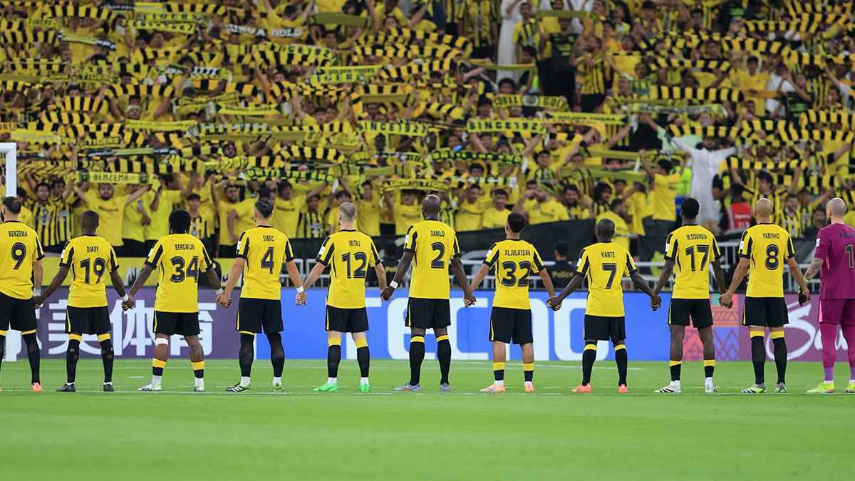 أول رد فعل من رئيس الاتحاد السعودي بعد الخسارة من شباب الأهلي