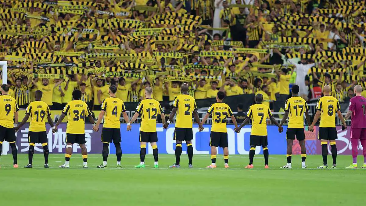 أول رد فعل من رئيس الاتحاد السعودي بعد الخسارة من شباب الأهلي