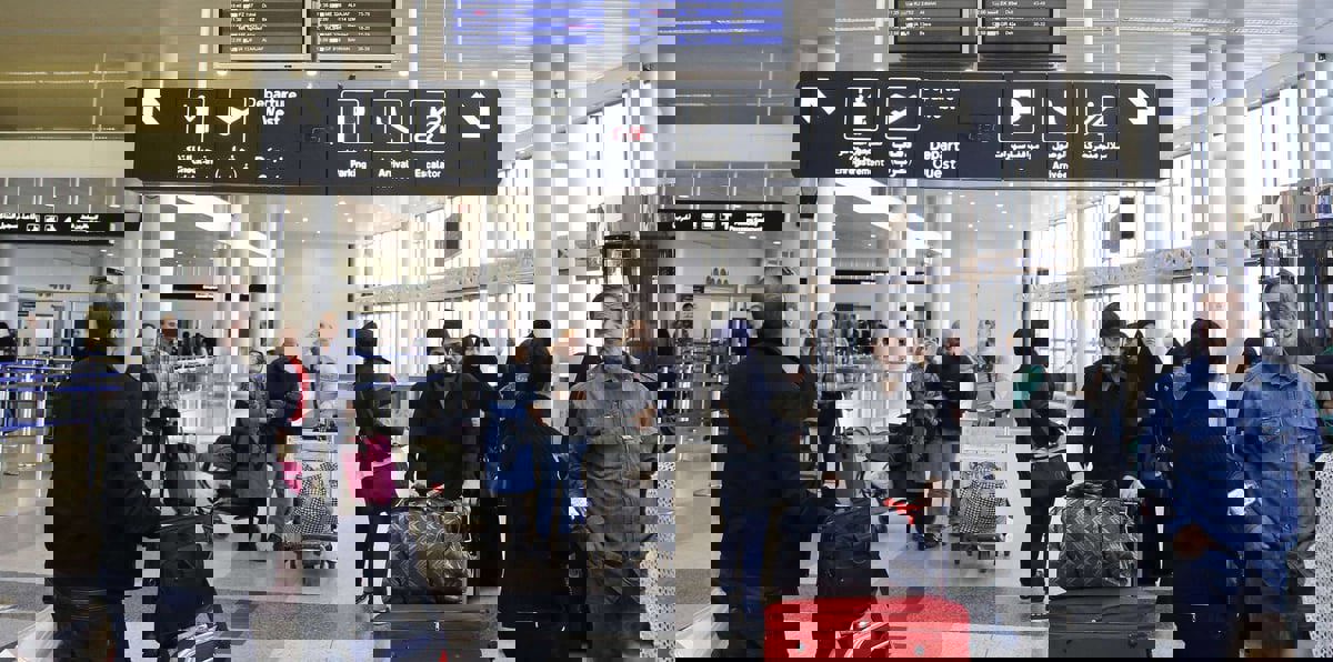 لبنان يُقر بالسماح للإيرانيين بالدخول والخروج دون ختم جواز السفر