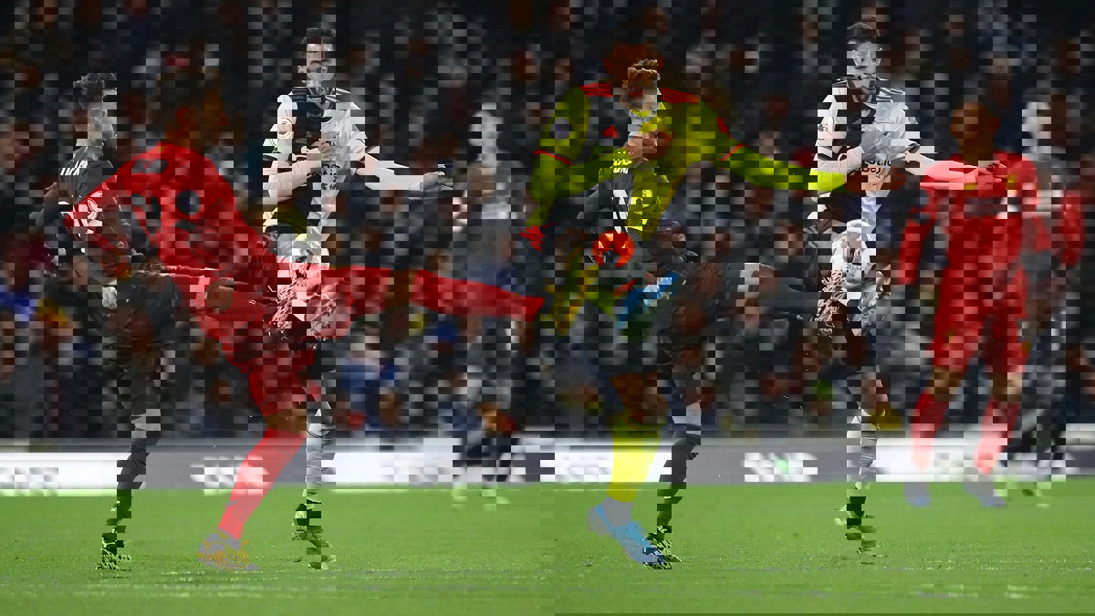 الفيفا والاتحاد الإنجليزي قد يسمحان بتجديد عقود اللاعبين أسبوعيا