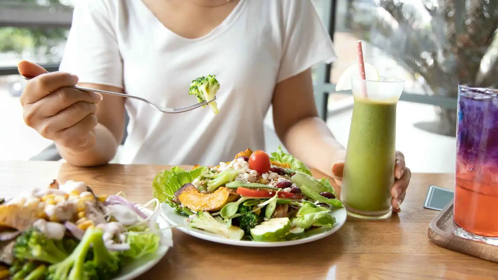 كيف تؤثر الحميات منخفضة الكربوهيدرات على مزاجك؟