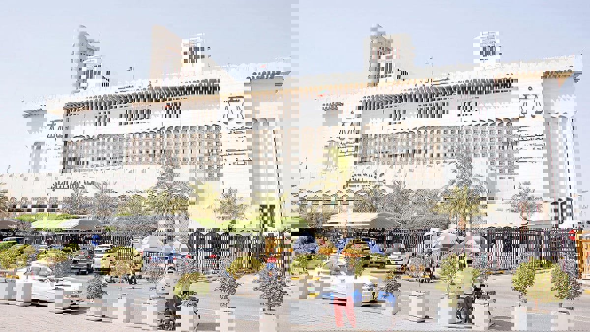 الكويت.. الإفراج عن مسؤول سابق من الأسرة الحاكمة اتهم بخطف شاب من "البدون"