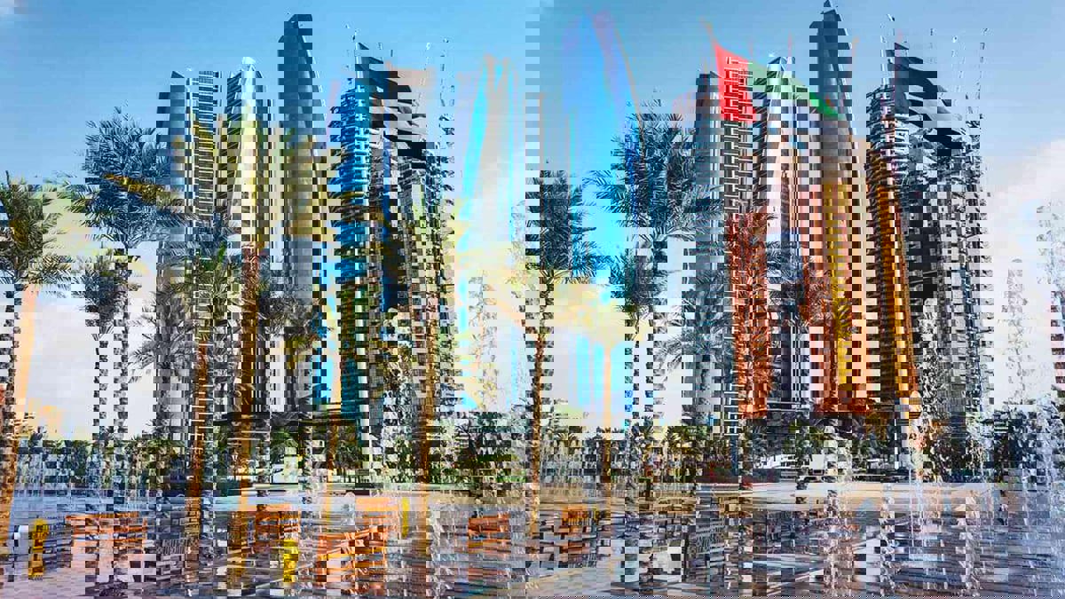 الإمارات تفتح تأشيرات السياحة للمطعمين من جميع الدول