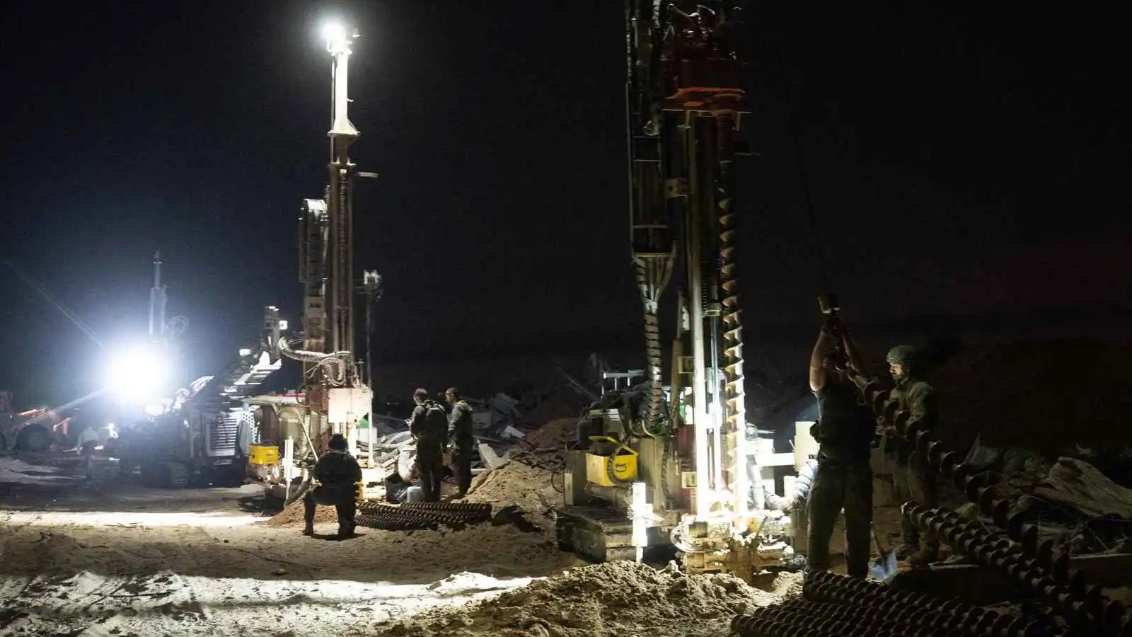 بإزاحة "الخط الأصفر".. إسرائيل توسع سيطرتها خارج خرائط اتفاق ترامب