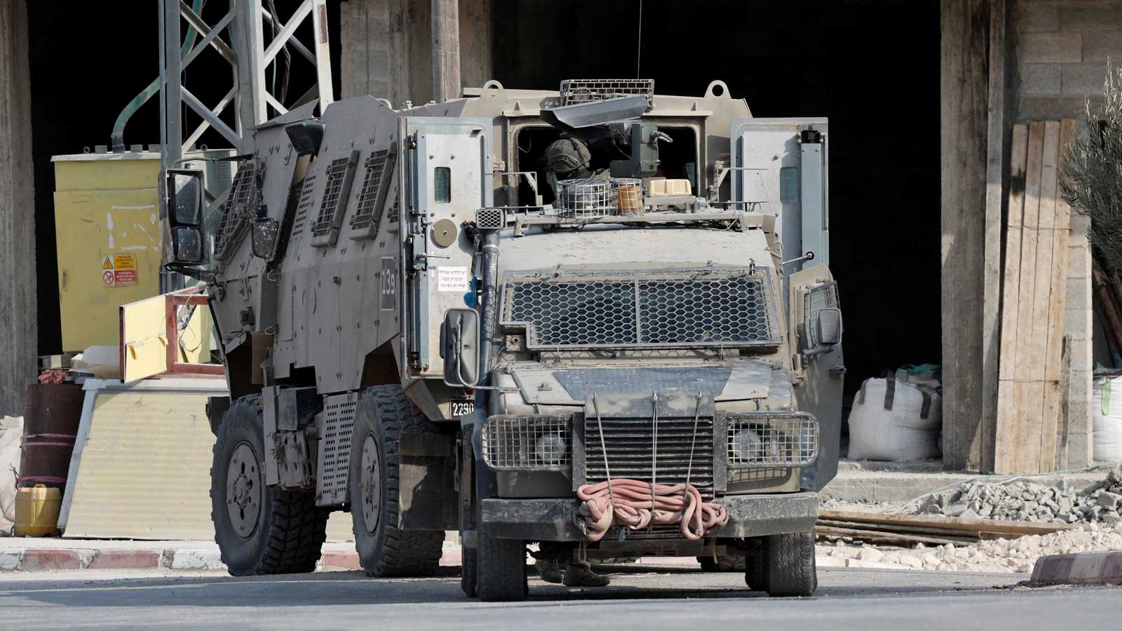 الجيش الإسرائيلي ينفذ اقتحامات واسعة في مدن الضفة الغربية (فيديو)