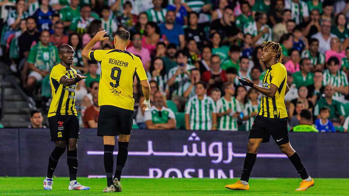 أول رد من رئيس إنتر ميلان بشأن مفاوضات ناديه مع نجم الاتحاد