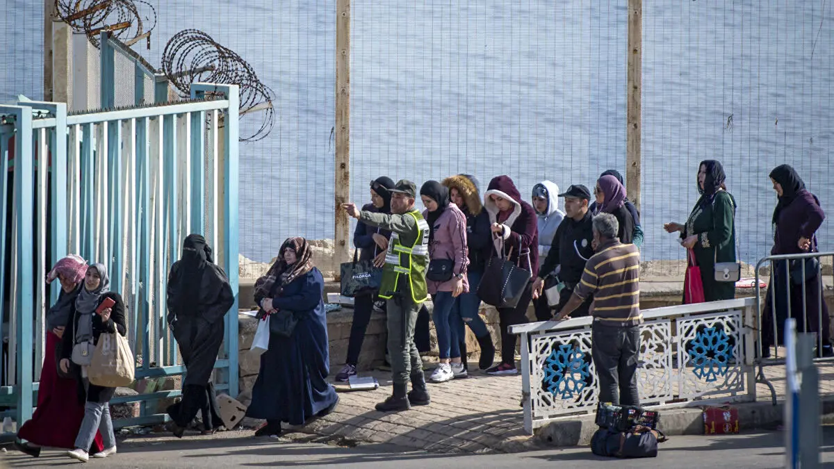 إسبانيا تبحث ضم سبتة ومليلية بشكل كامل إلى "شنغن"