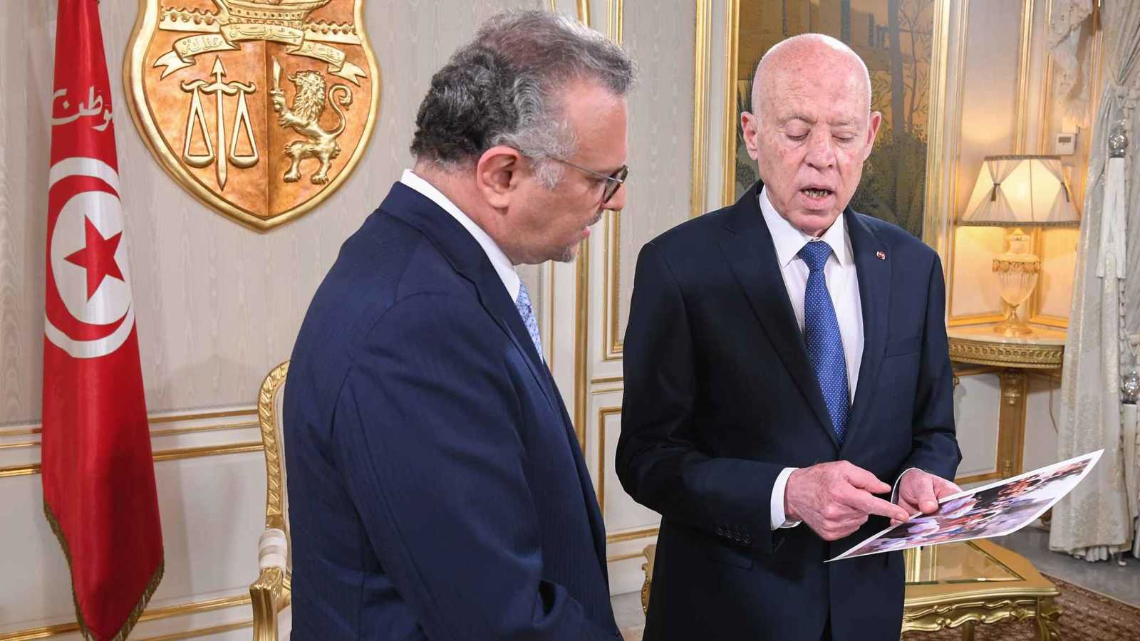 الرئيس التونسي يواجه مستشار ترامب بصور لأطفال غزة الجوعى (فيديو)