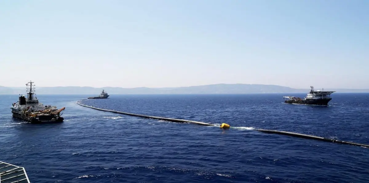 إيران: اتفقنا مع سلطنة عمان على تغيير مسار خط أنابيب غاز لتفادي مروره بالإمارات