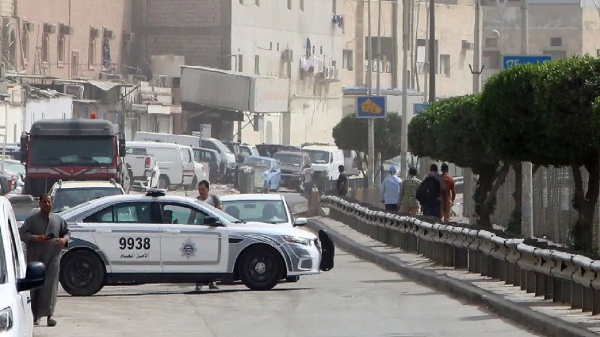 مسلح مطلوب يشتبك مع الأمن في "أم الهيمان" بالكويت (فيديو)