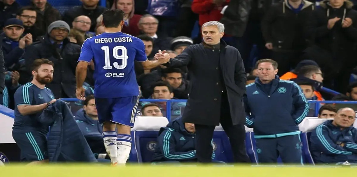 مورينيو: كوستا "السعيد" سيكمل عقده مع تشيلسي