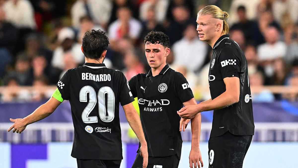 غوارديولا يجب أن يتخلى عنه.. جماهير مانشستر سيتي تهاجم أسطورة النادي