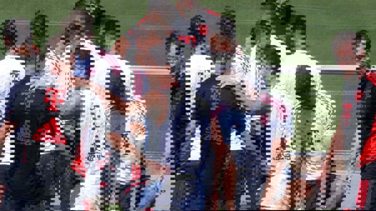 تمهيدا لانتقاله إلى برشلونة.. ليفاندوفسكي يودع زملاءه في بايرن ميونخ (صور)