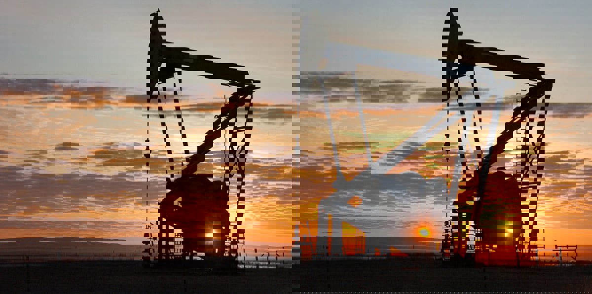 ارتفاع طفيف للنفط وسط حالة من الحذر قبل اجتماع أوبك