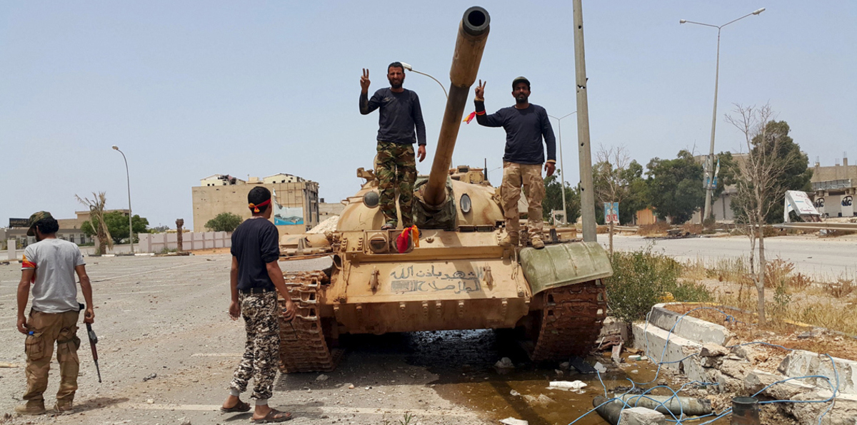 الجيش الليبي يأسر قياديين بداعش أحدهما سوري الجنسية