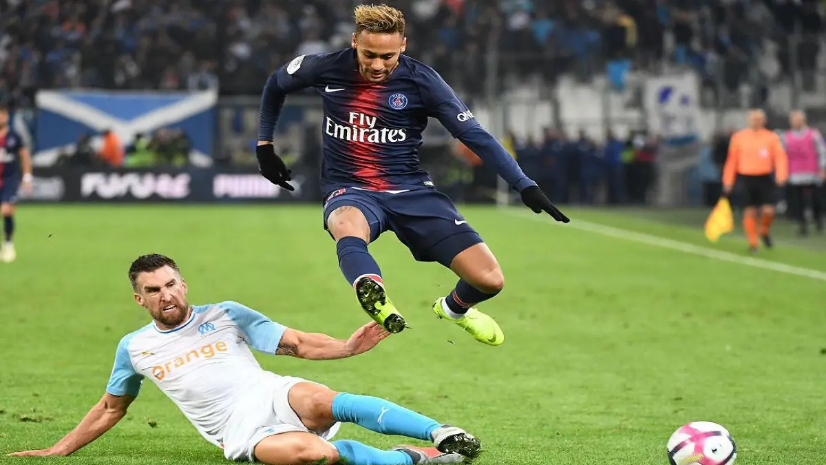 هل يتعاقد نادي برشلونة مع نيمار في يناير؟