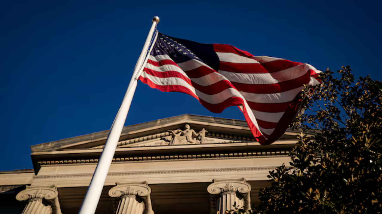 تجمع المعلومات.. واشنطن تنفي ضلوعها في تفجيرات "البيجر"