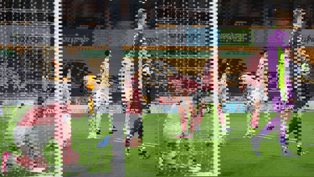 شيفيلد يونايتد يهبط من الدوري الإنجليزي الممتاز بعد خسارته أمام وولفرهامبتون