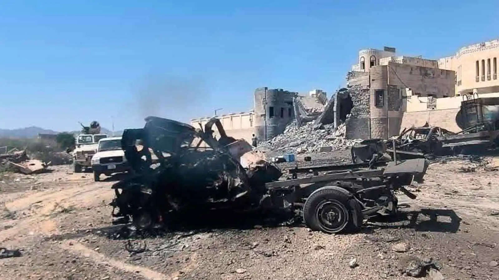 "القاعدة" تنشر صور منفذي هجوم المجمع الحكومي في أبين اليمنية