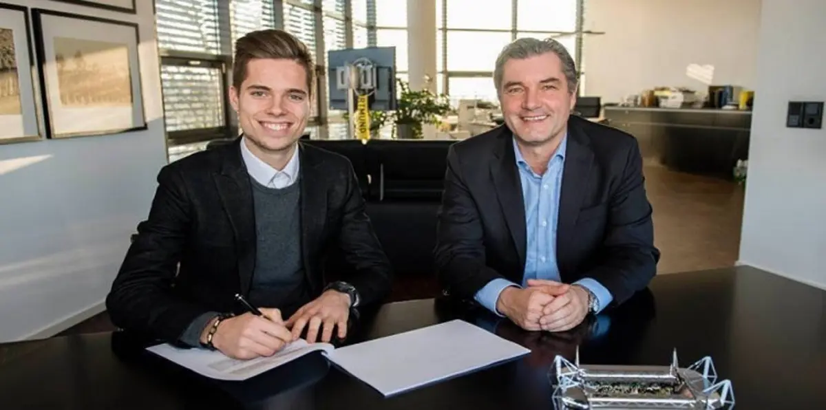 بروسيا دورتموند يمدد تعاقده مع فيغل