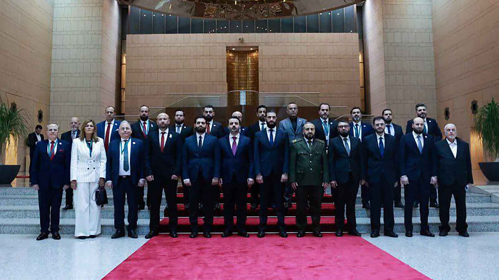 وسط تحديات جمة.. تباين المواقف تجاه تأكيد الشرع تجاوز "الأصعب"