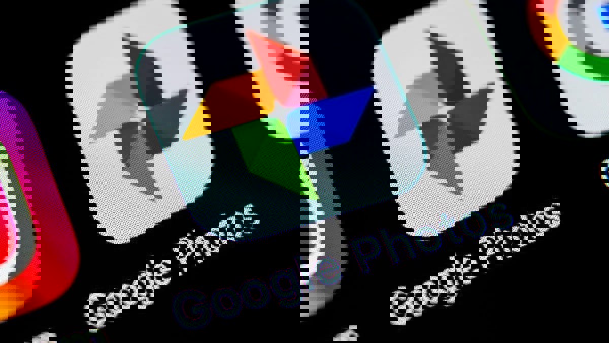 مستخدمو تطبيق "Google Photos" يواجهون مشكلة "غريبة"