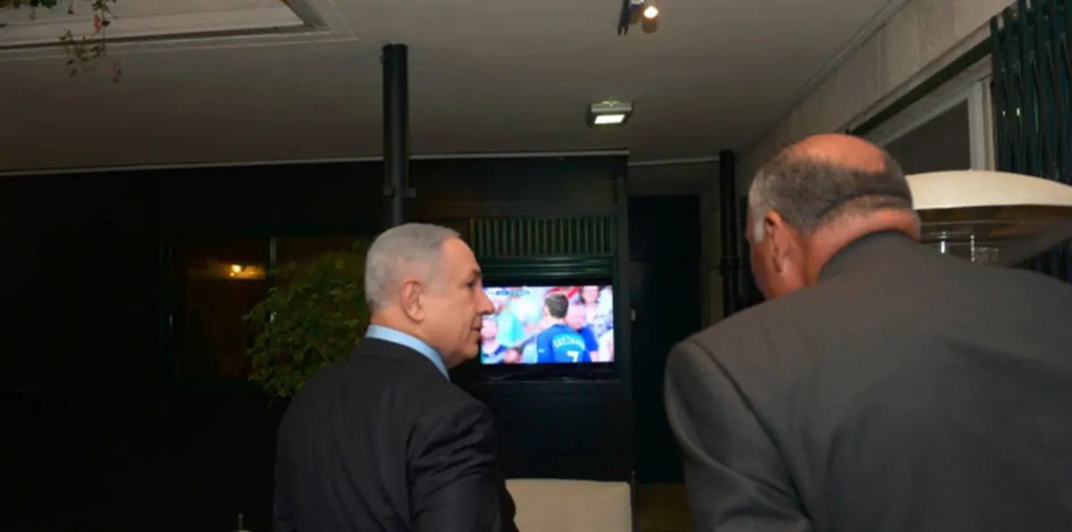 سامح شكري ونتنياهو يشاهدان نهائي اليورو سويًا (صور)