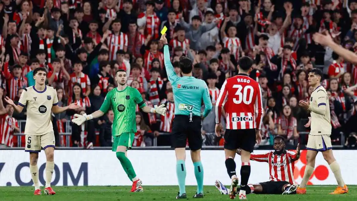 رغم الغضب تجاهه.. تقييم مفاجئ لحكم مباراة برشلونة وبلباو