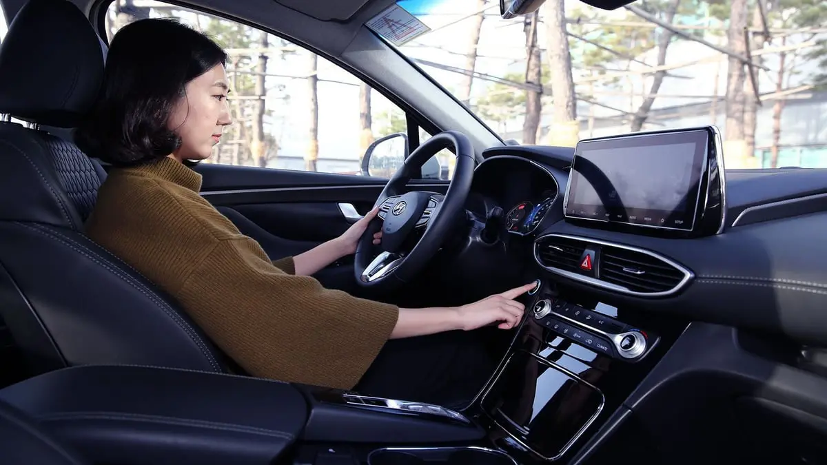 تقنية جديدة لتشغيل السيارات من خلال تعبيرات الوجه وحركات اليد