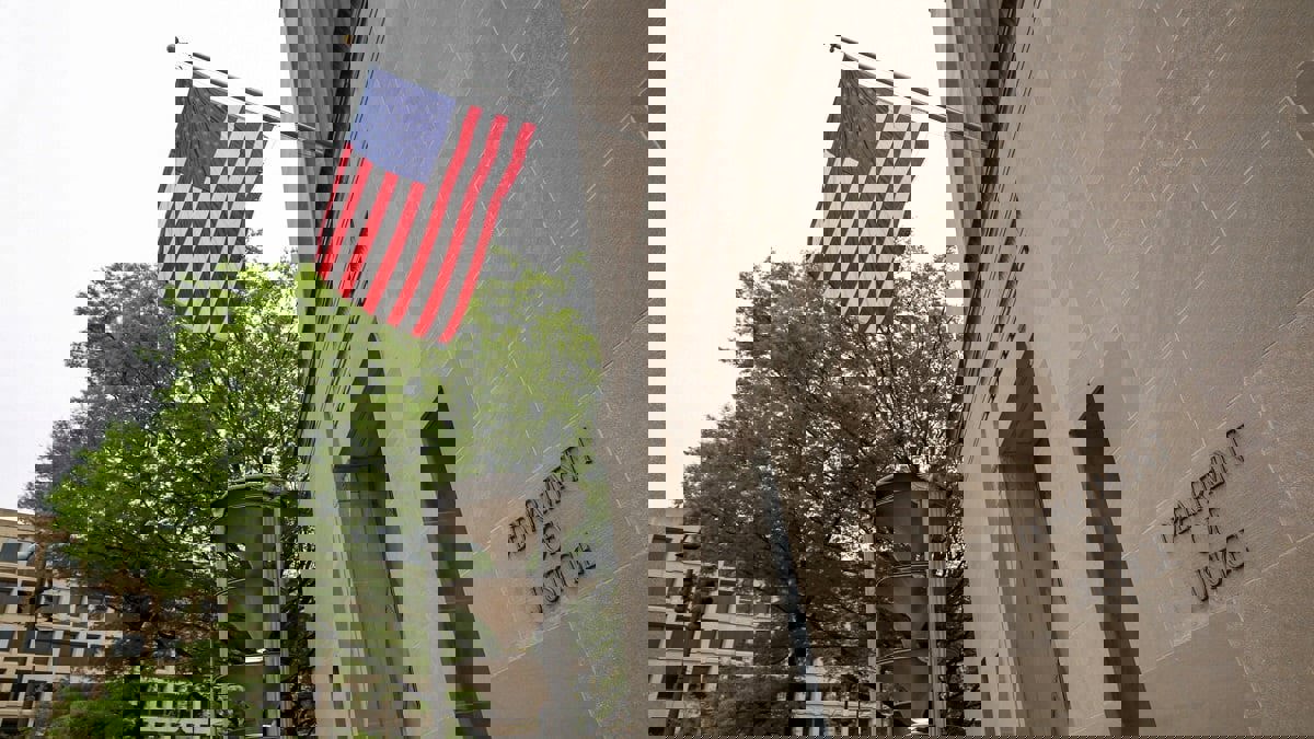 وزارة العدل الأمريكية تكشف حصول إدارة ترامب على بيانات هواتف صحفيين بشكل سري