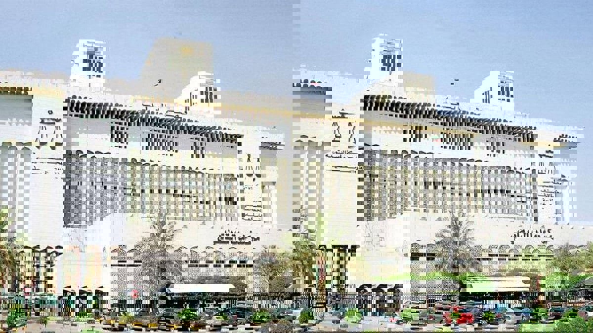 بدء التحقيق مع 7 من مشاهير غسيل الأموال بالكويت (الأسماء)