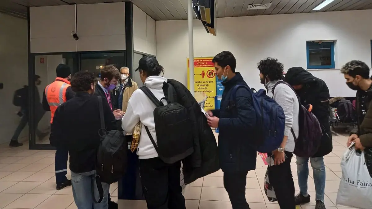 بعد رحلة نزوح منهكة.. ماذا ينتظر عرب أوكرانيا في أوروبا؟