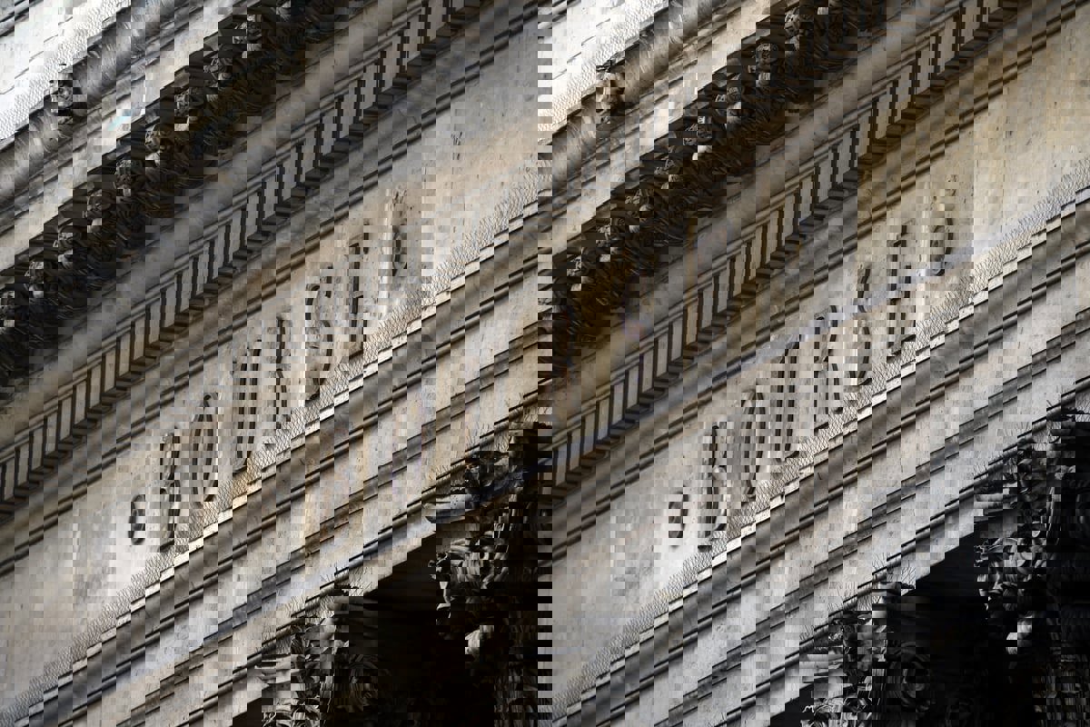 التقلبات الجيوسياسية تنذر بأزمة اقتصادية عالمية في 2024