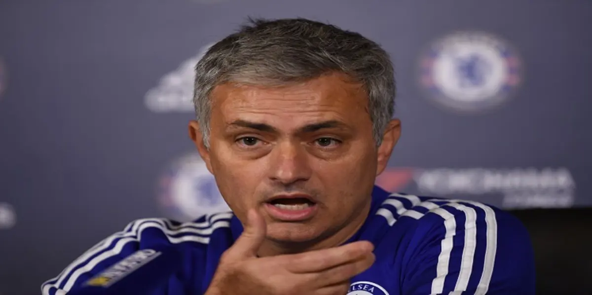 جماهير مانشستر يونايتد تطالب بتعيين مورينيو مدربًا للفريق (صور)